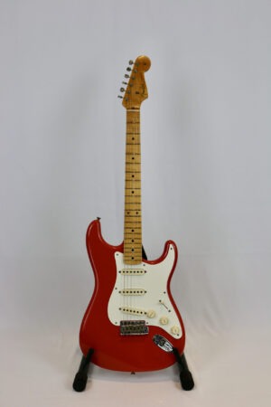 Fender_57-Stratocaster_Customshop_Journeyman Relic_Fiesta Red